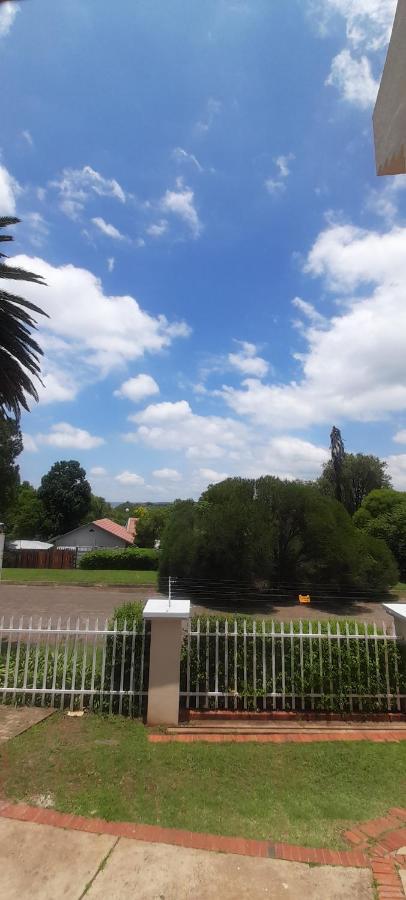 Impala Suite -Entire Unit- 2 Bedroom With 1 Ensuite Bathroom Ladysmith Eksteriør billede